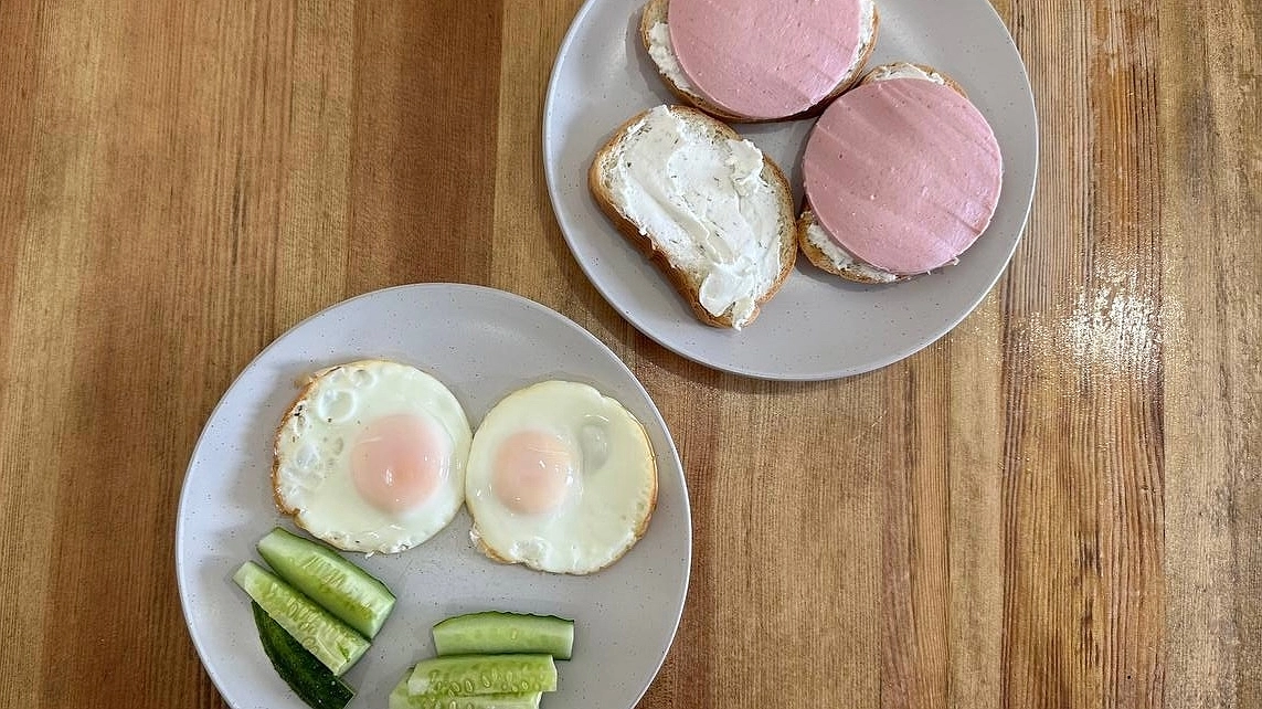 Главная картинка новости: Не сало и не масло и в 100 раз полезнее: на чём жарят яичницу грамотные хозяйки — запомните раз и навсегда