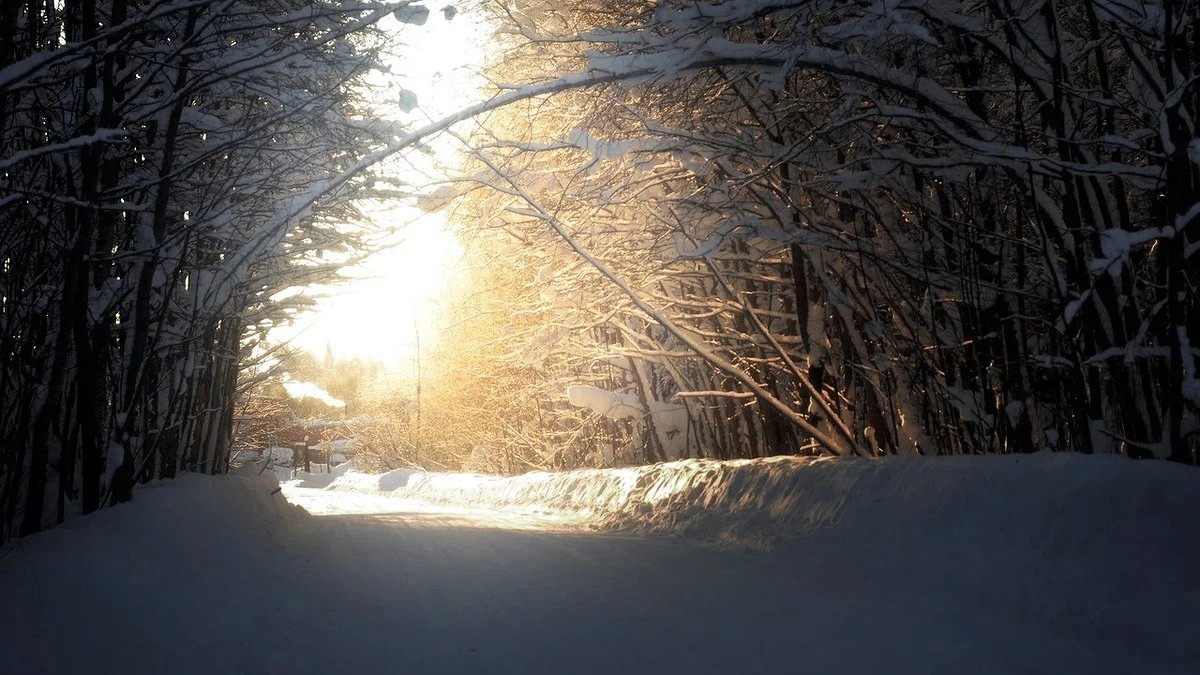 Главная картинка новости: Усинск встречает 7 марта ярким солнцем и морозцем