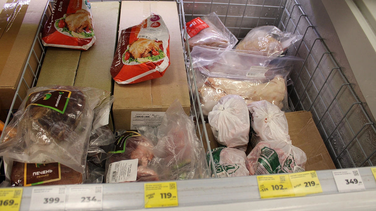 Главная картинка новости: Одна сплошная химия вместо мяса: Роскачество назвало худший бренд филе цыпленка