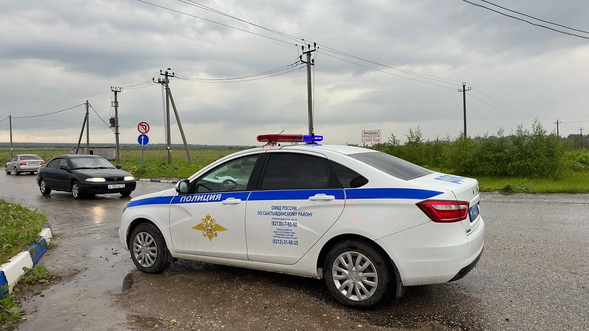 Главная картинка новости: В Коми юный водитель без прав устроил пьяное ДТП