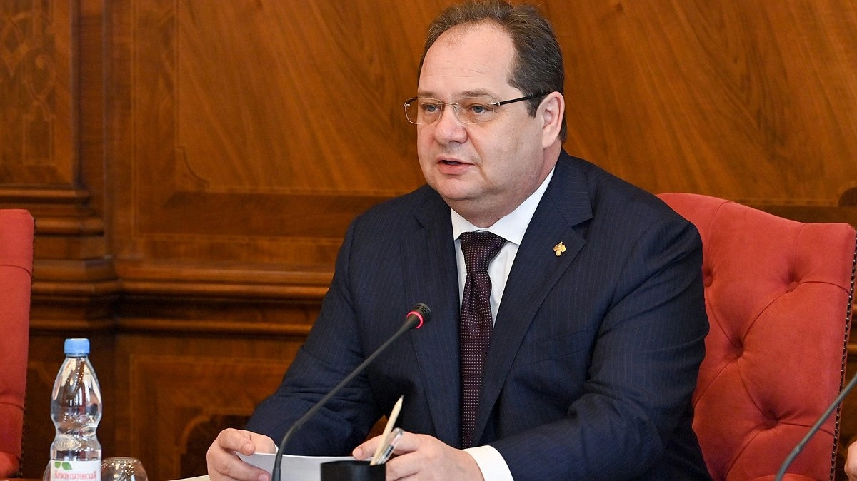 Главная картинка новости: Ростислав Гольдштейн распорядился проверить техническое состояние арендных самокатов в Коми