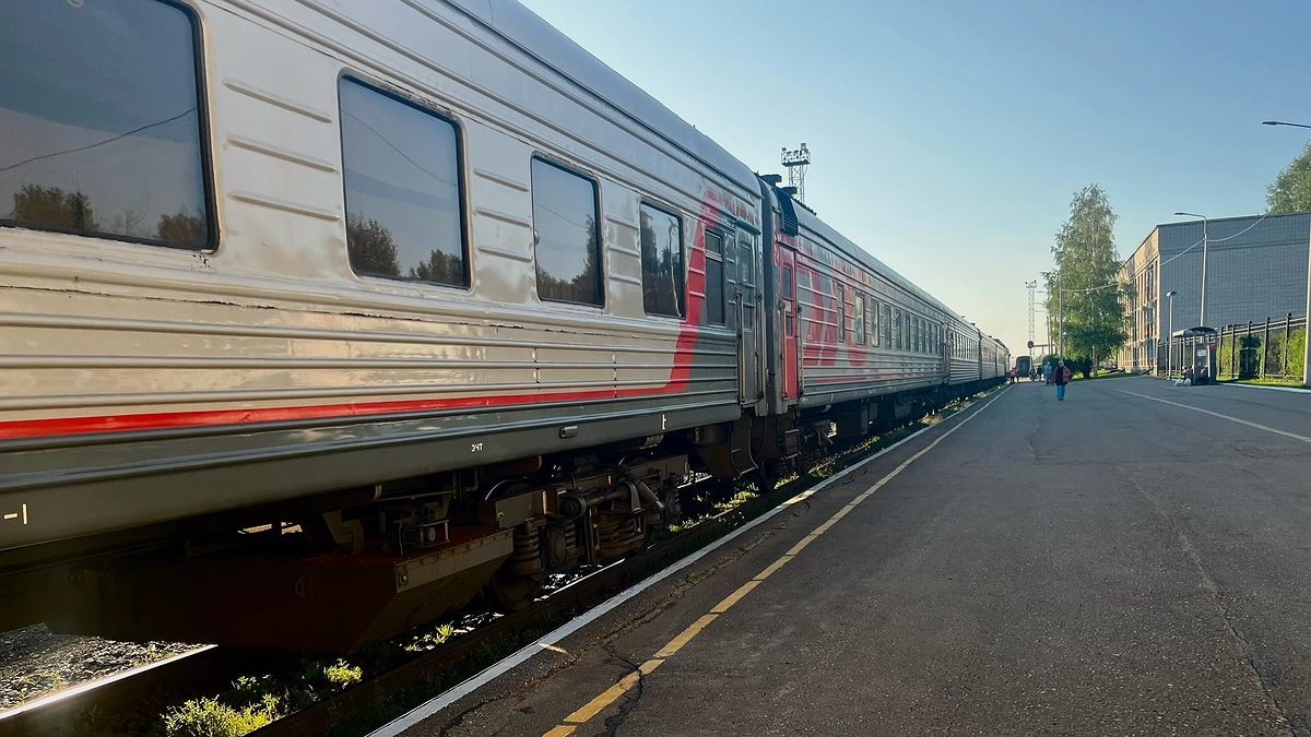 Главная картинка новости: Сели ночью в поезд, а место то занято: Как с узбечкой нижнюю полку не поделили