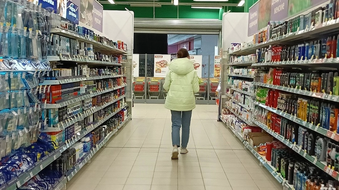 Главная картинка новости: В «Перекрёсток» и «Пятёрочку» без паспорта: заработало подтверждение возраста на товары «18+» в мессенджере Max