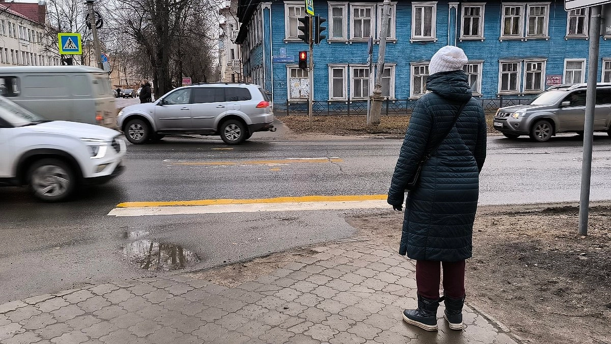 Главная картинка новости: Один шаг на «зебру» больше не считается: Верховный суд объяснил, когда водитель обязан уступить пешеходу - запомните на всю жизнь