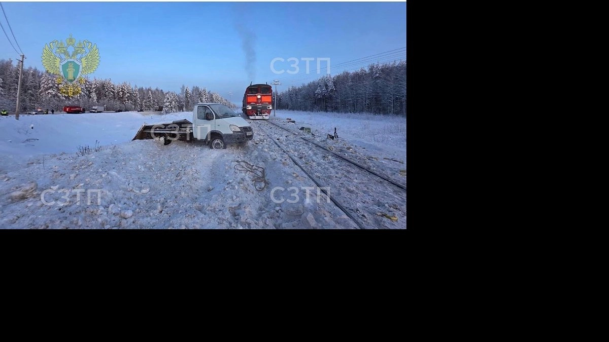 Главная картинка новости: "Газель" угодила под грузовой поезд в Коми из-за грубого нарушения ПДД