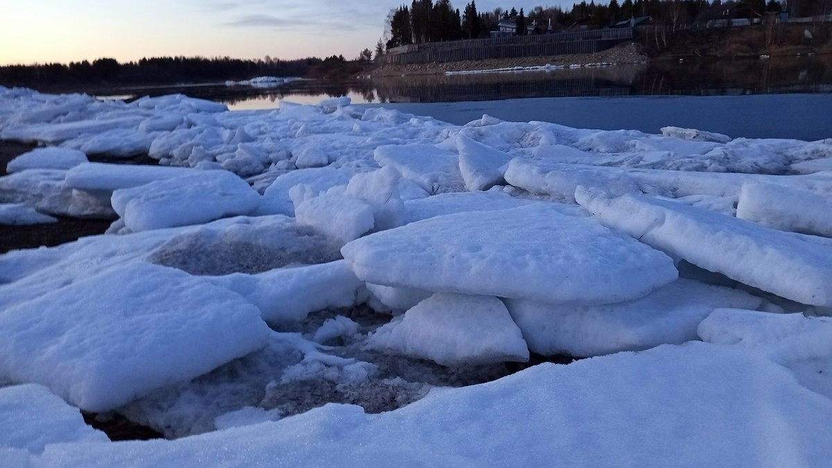 Главная картинка новости: В Коми в бассейнах рек зафиксировано превышение нормы снежных запасов