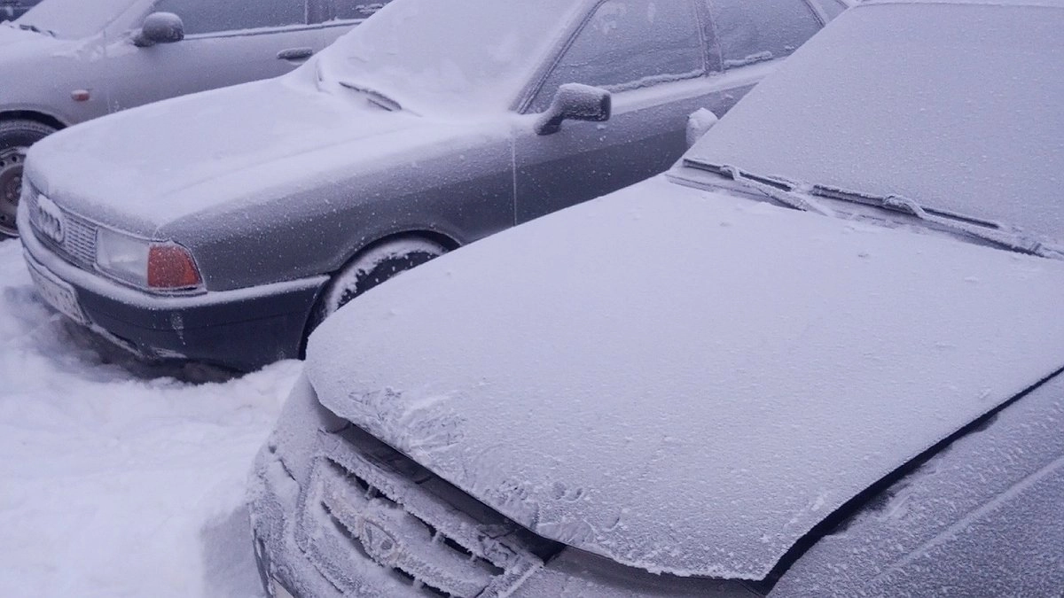 Главная картинка новости: В какой момент зимой включать печку в машине - прогреется в 2 раза быстрее