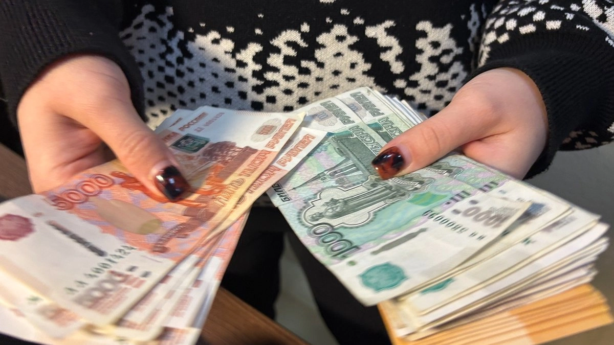 Главная картинка новости: Пенсионерка из Коми украла более 100 тысяч рублей у знакомого