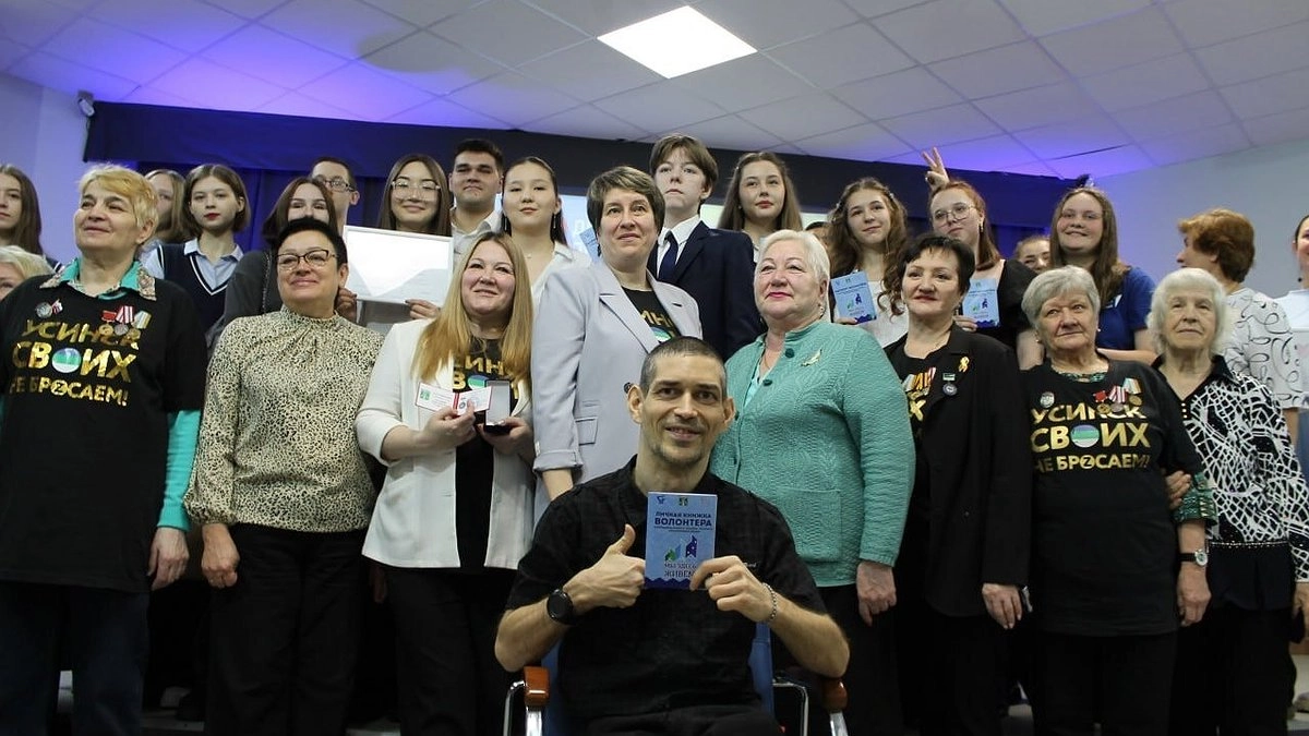 Главная картинка новости: В Усинске добровольцам округа вручили заслуженные награды