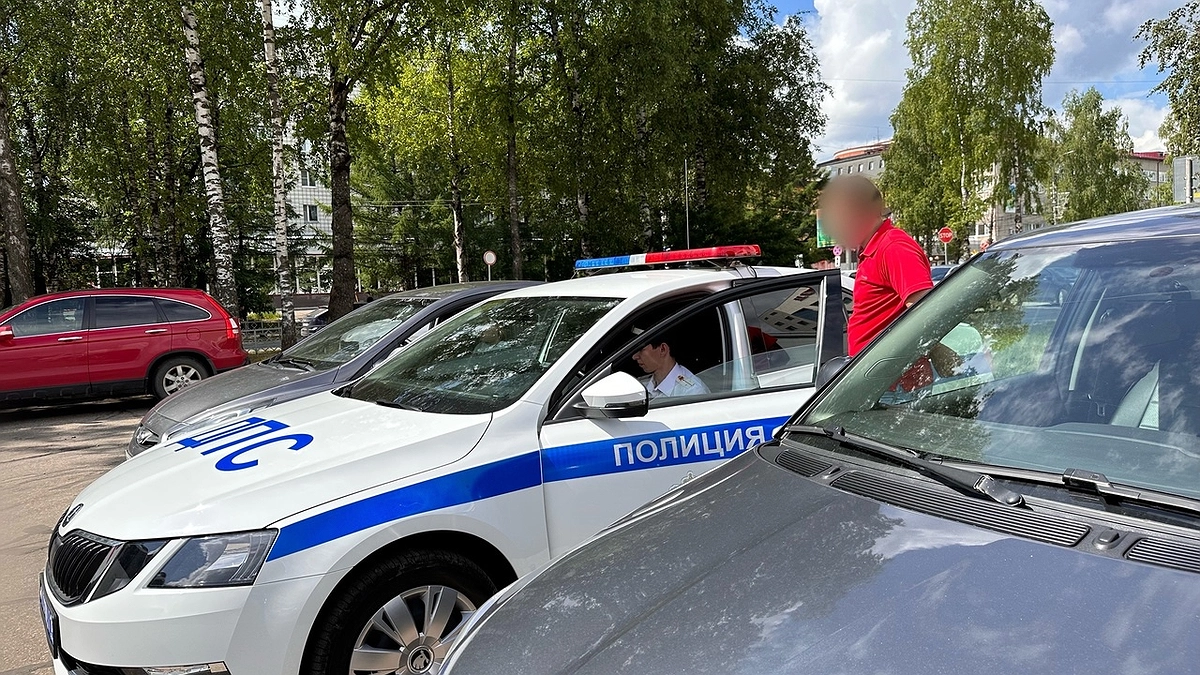 Главная картинка новости: Какие 3 документа ГАИ не имеет права требовать у водителей и как законно отказать инспектору: ответ бывалого юриста