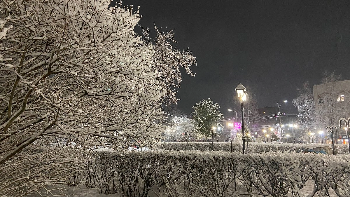 Главная картинка новости: Усинск встречает день весенним солнцем, но с зимним дыханием