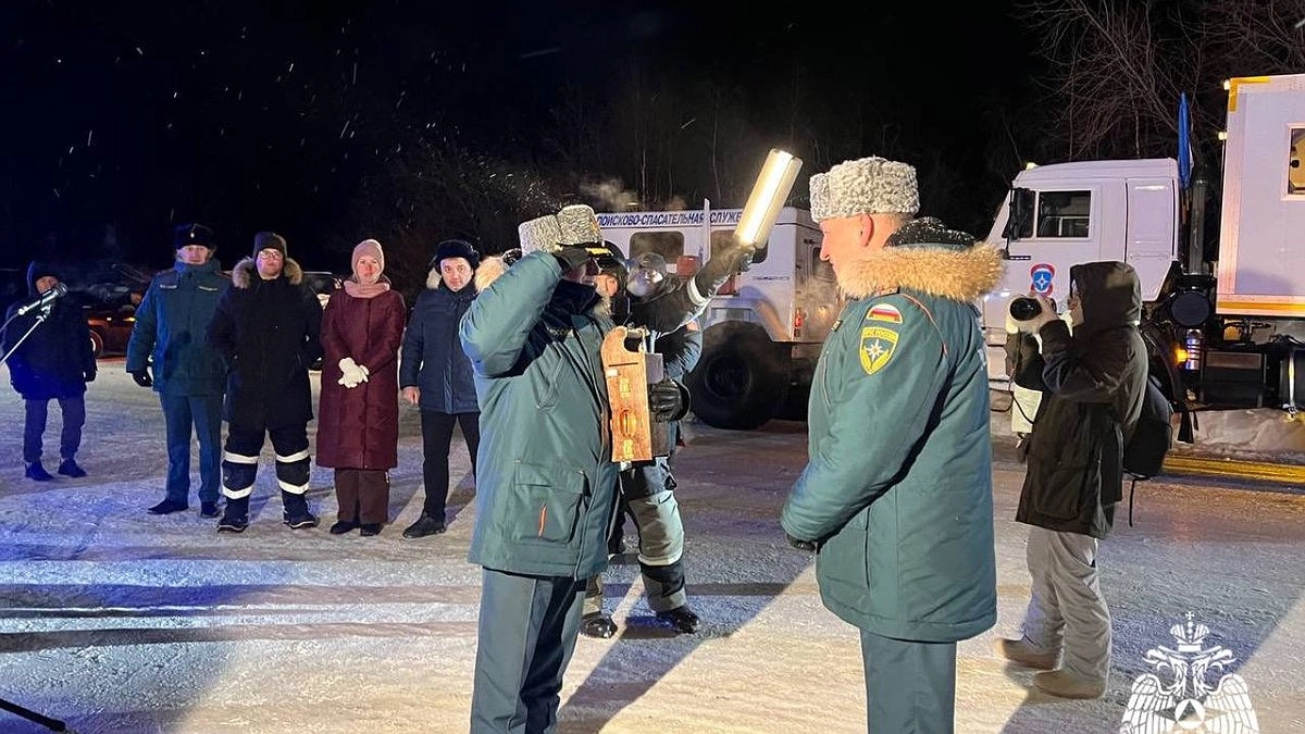 Передача «Огня Победы» состоялась у стелы «Полярный круг» в Усинске