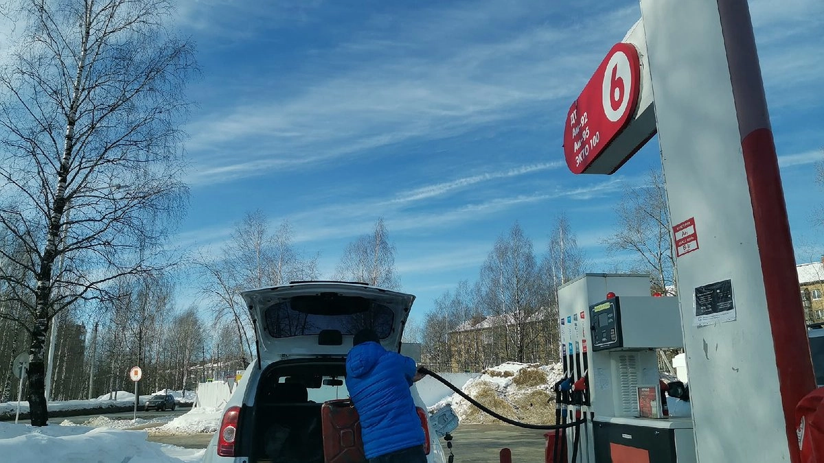 Главная картинка новости: С 25-26 декабря исчезнет на всех заправках. Автомобилистов ждет неожиданное изменение на АЗС