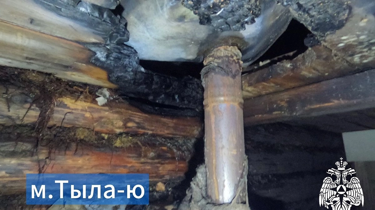 Главная картинка новости: За сутки в Коми загорелись две бани