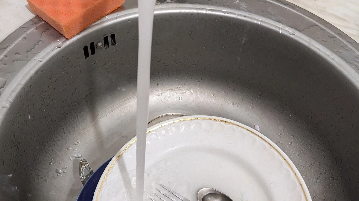 Главная картинка новости: Бабушкин метод всегда работает: вода из-под крана станет чище, чем артезианская - фильтры не нужны