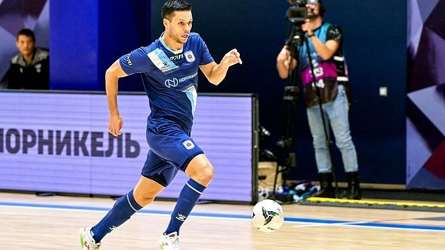 Главная картинка новости: В аэропорту Коми скончался игрок «Норильского Никеля» после матча Кубка России