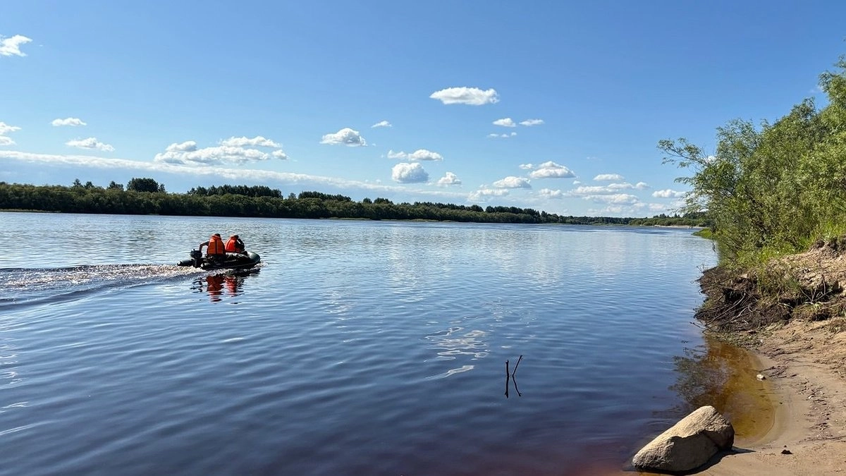 В Коми добровольцы всю ночь искали утонувшего подростка на Вычегде
