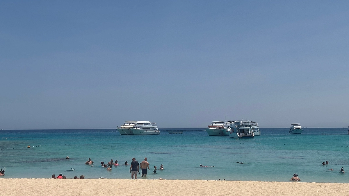 Главная картинка новости: "Какая аццки тяжелая и неблагодарная работа, какие хитрые и неблагородные люди вокруг". Вы тоже считаете турагента "лишним звеном"?