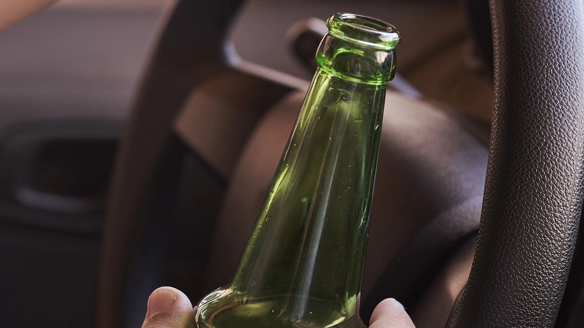 Выпил в машине во дворе — а утром проснулся без прав: нестандартные ловушки ДПС