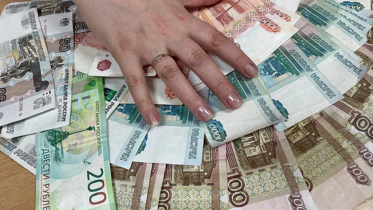 Главная картинка новости: Жительница Усинска на поддельной платформе для торговли криптовалютой потеряла свыше 4,8 млн рублей