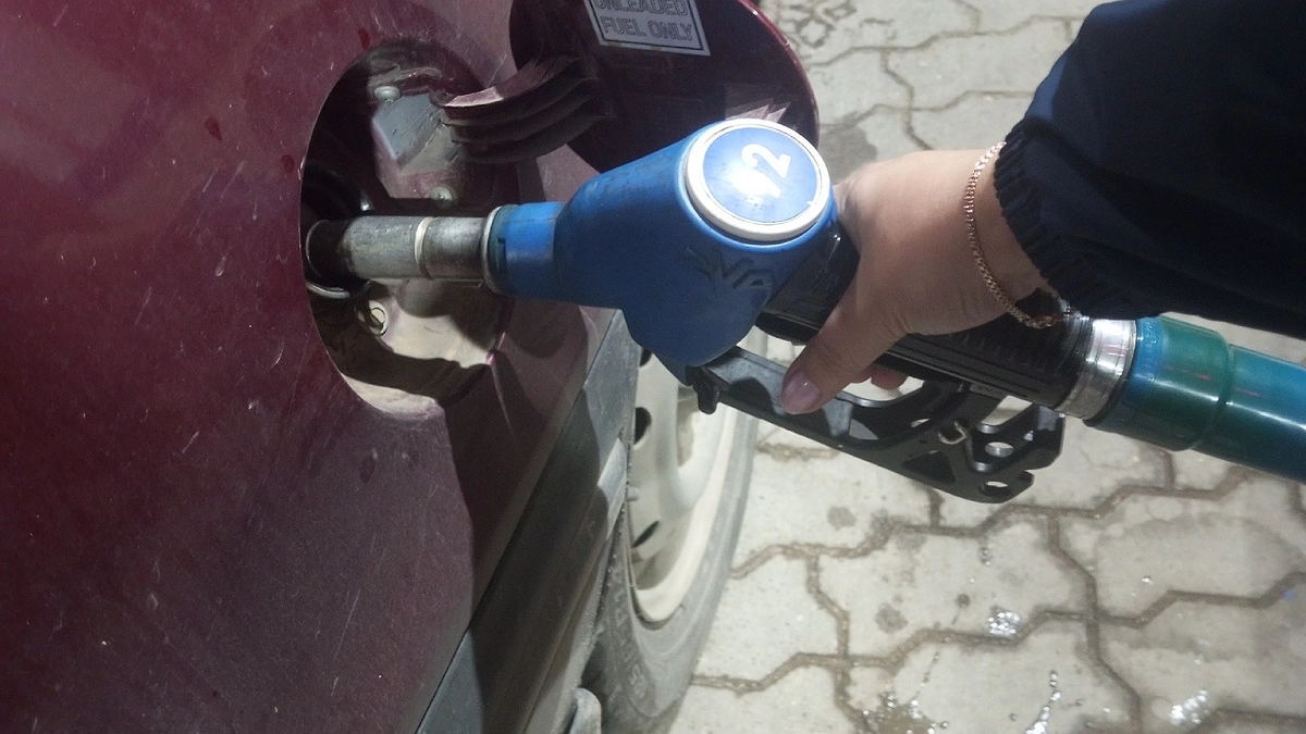 Главная картинка новости: Опасная зона: 5 нарушений на АЗС, которые могут стоить вам прав и денег