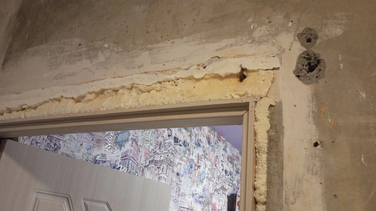 Главная картинка новости: В Коми суд обязал жителя квартиры избавиться от клопов и тараканов