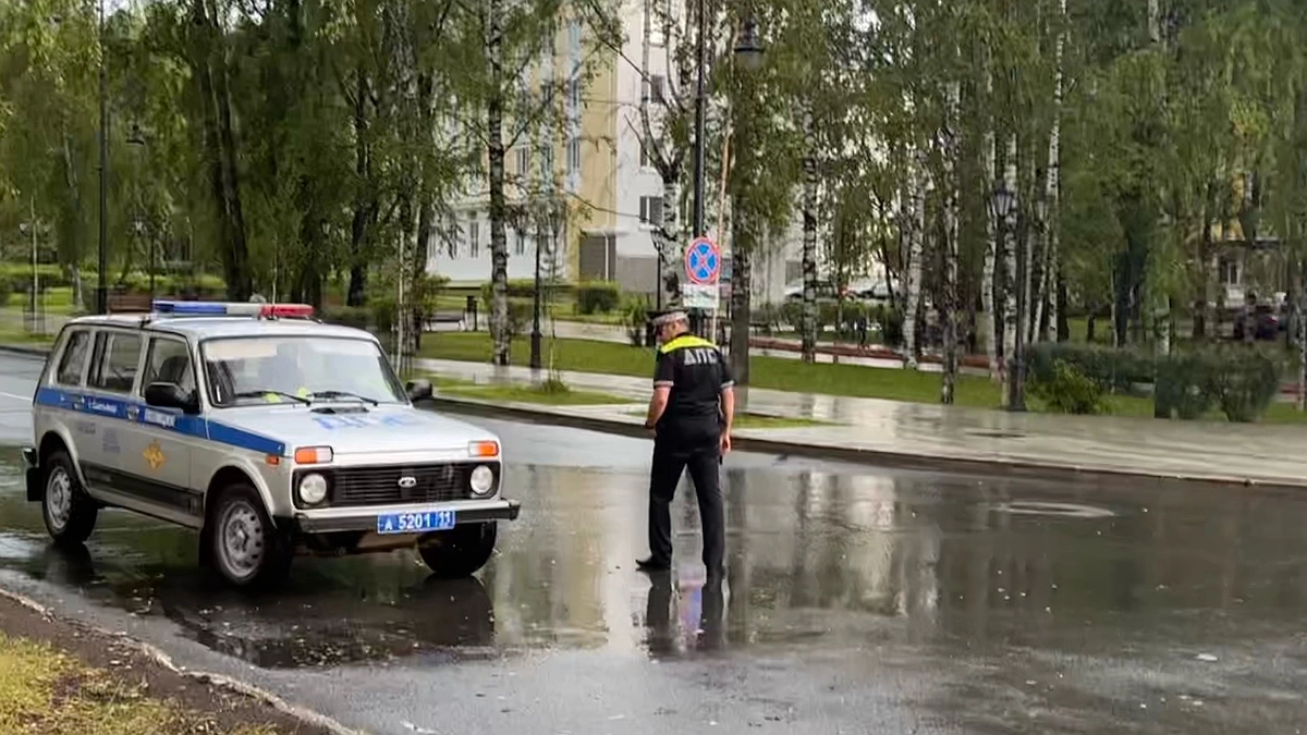 Главная картинка новости: Какие 3 документа ГАИ не имеет права требовать у водителей и как законно отказать инспектору: ответ юриста с большим опытом