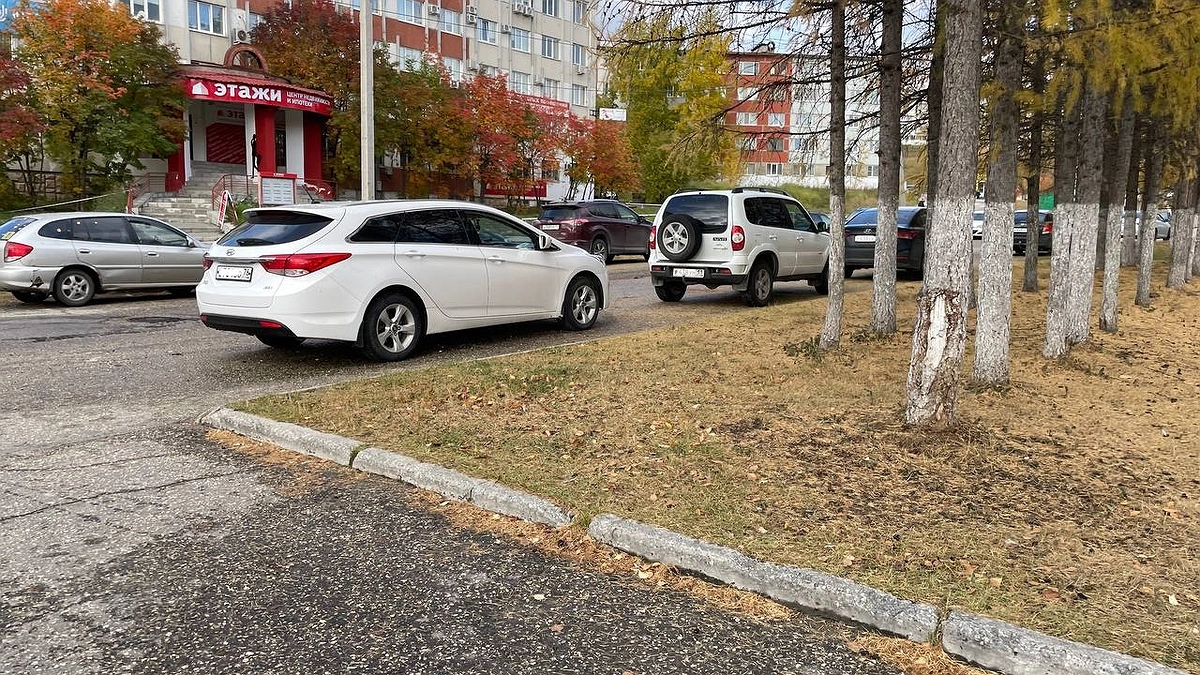 Главная картинка новости: С июля 2025 парковка во дворах станет роскошью: новые правила, которые ударят по карману каждого автовладельца