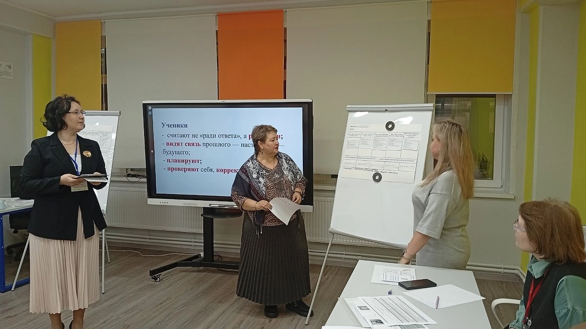 Главная картинка новости: Педагоги Усинска блеснули мастерством на конкурсе "Учитель года-2026"