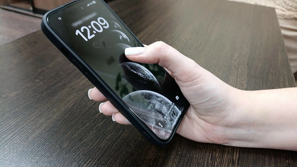 В Коми суд обязал магазин вернуть девушке деньги за неисправный смартфон