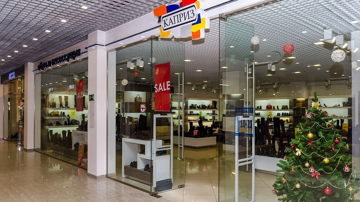 В Усинске жесткая борьба с нелегальной обувной продукцией