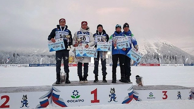 Главная картинка новости: Лыжник из Коми Илья Семиков завоевал бронзу на старте «Хибинской гонки»