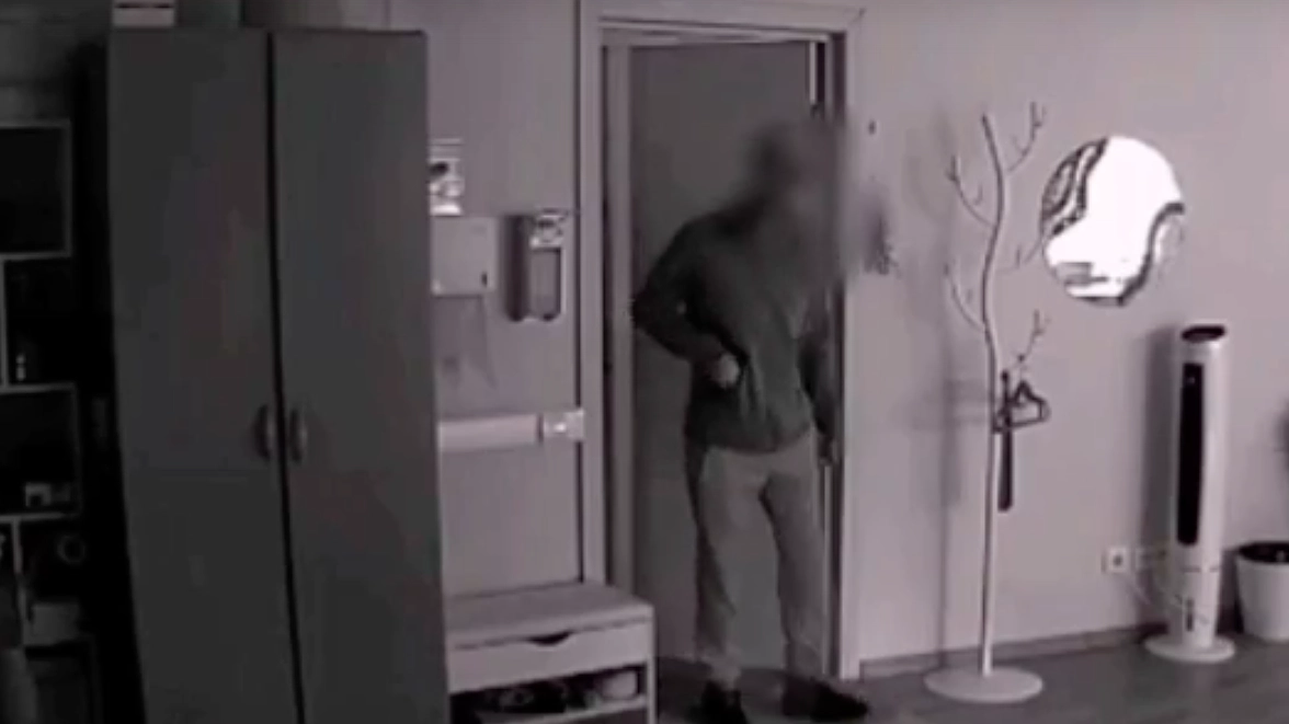 В Коми раскрыли кражу в офисе благодаря камерам наблюдения