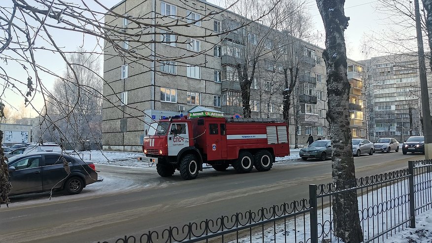 Главная картинка новости: В Усинске сотрудники Росгвардии предотвратили пожар на охраняемом объекте