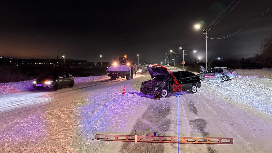 Главная картинка новости: В Коми пьяный водитель Lada Priora врезался в такси