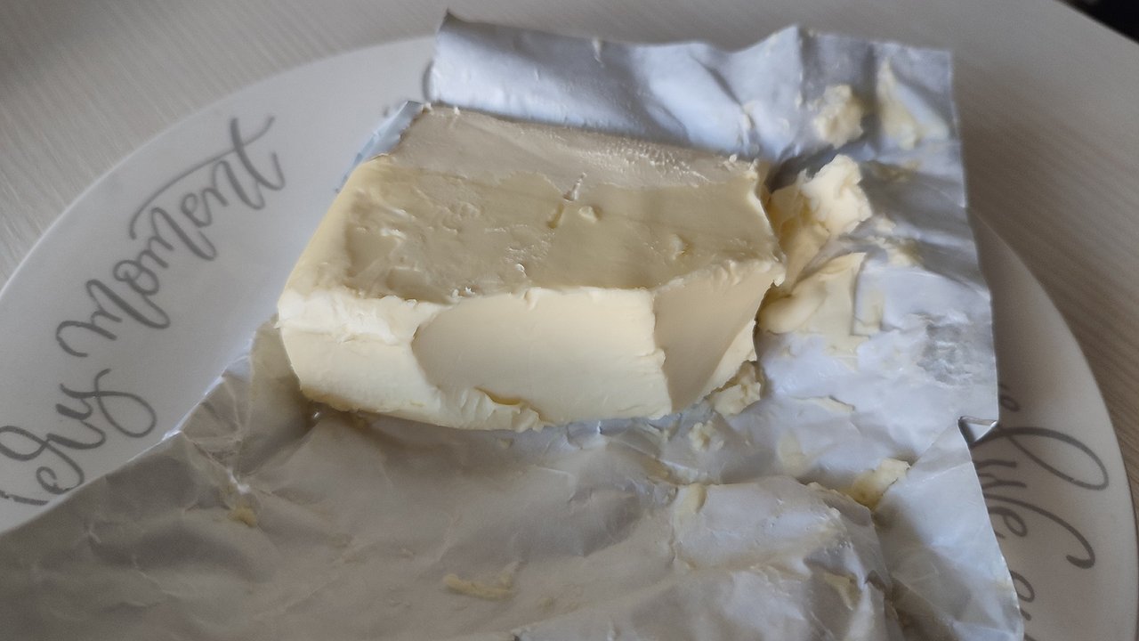 Главная картинка новости: Берите 7 пачек – внутри отборные сливки: топовые бренды сливочного масла по оценке Росконтроля