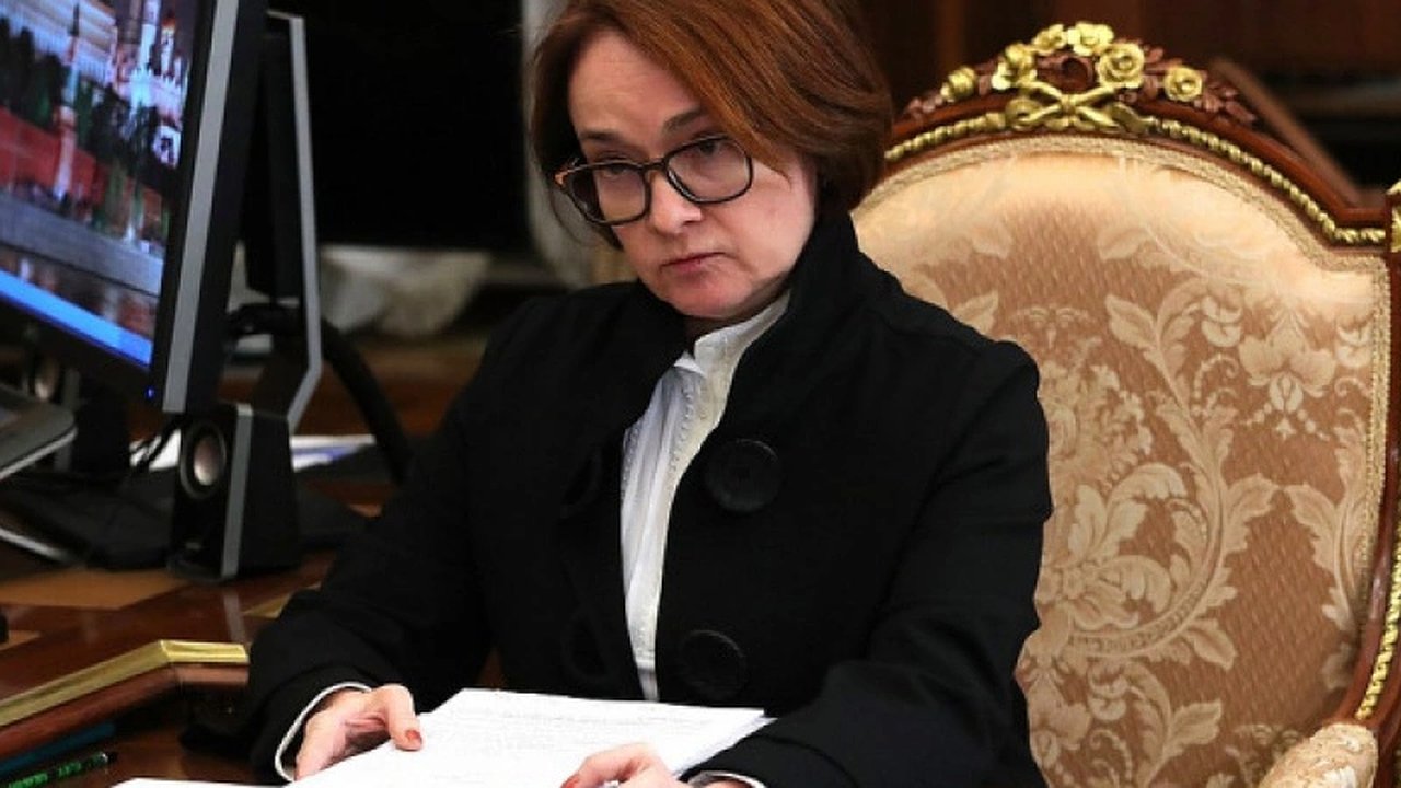 Главная картинка новости: Складывается безвыходная ситуация: Эльвира Набиуллина предупредила россиян, имеющих вклады и кредиты