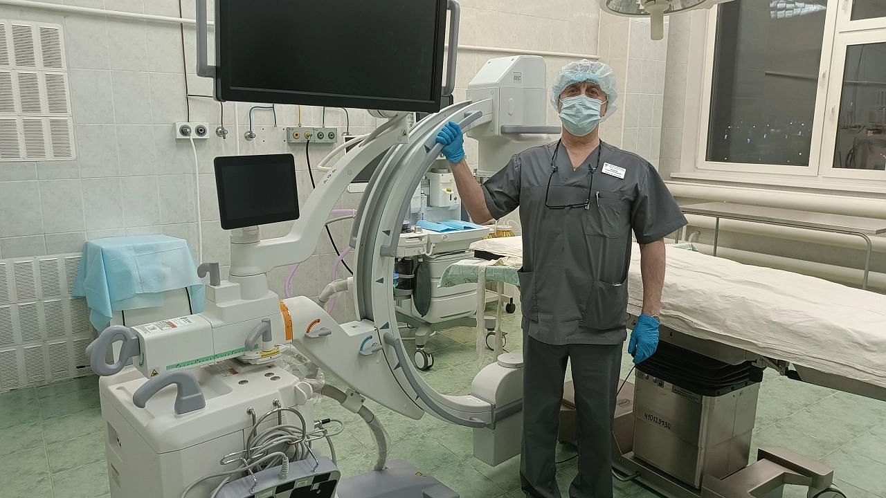 Главная картинка новости: Усинские врачи провели операцию по спасению ноги маленькой пациентке