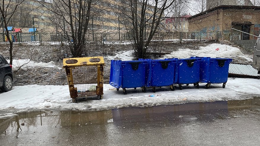 Главная картинка новости: Воспламенив страсти и контейнеры: в Коми суд наказал поджигателя