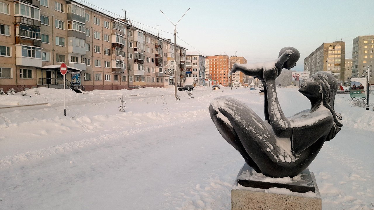 Главная картинка новости: Выходные перенесли из-за обстановки в стране: новогодние каникулы 2024-2025 уже не будут прежними