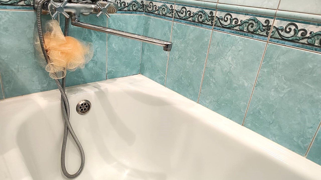 Главная картинка новости: Указ подписали: с 1 января владельцы квартир с ванной будут платить штраф в размере 700 рублей за каждый день