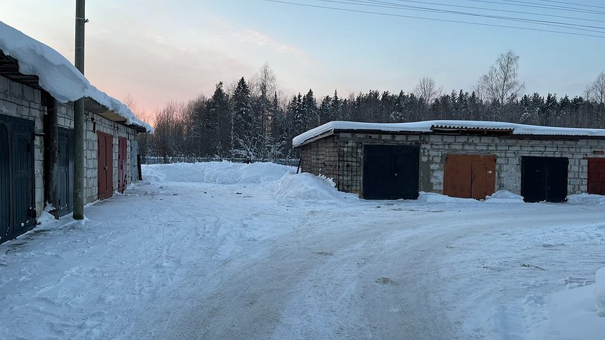 Главная картинка новости: Сдававший гараж на час житель Коми заработал штраф