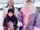 Полицейский Дед Мороз и Снегурочка подарили радость детям Коми