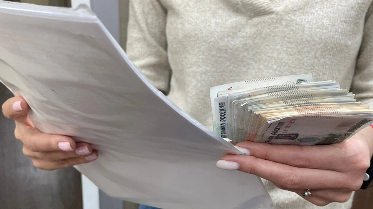 Главная картинка новости: Обесценивание денег неизбежно: указано время «обнуления» накоплений россиян - прогноз Михаила Делягина