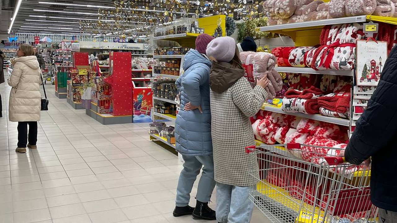 Главная картинка новости: Эти товары полностью исчезнут с полок магазинов уже в январе