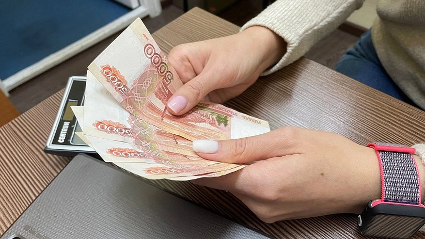 Главная картинка новости: Купюры не примут в магазинах уже с 7 января - неприятный сюрприз для каждого