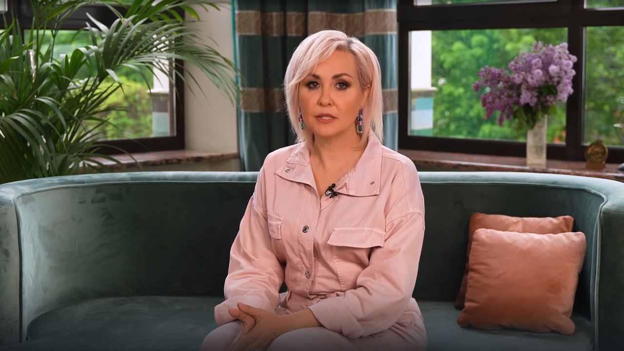 Главная картинка новости: Птица Счастья сядет на макушку: Василиса Володина назвала знак, у которого с 19 января начнется новая жизнь