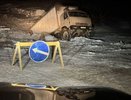 В Усинске грузовая машина провалилась под лед