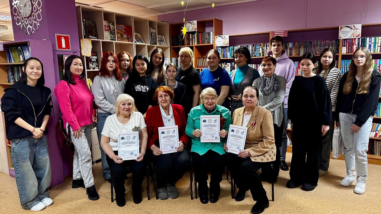 Главная картинка новости: Встреча поколений: в Усинске прошла беседа с первостроителями города