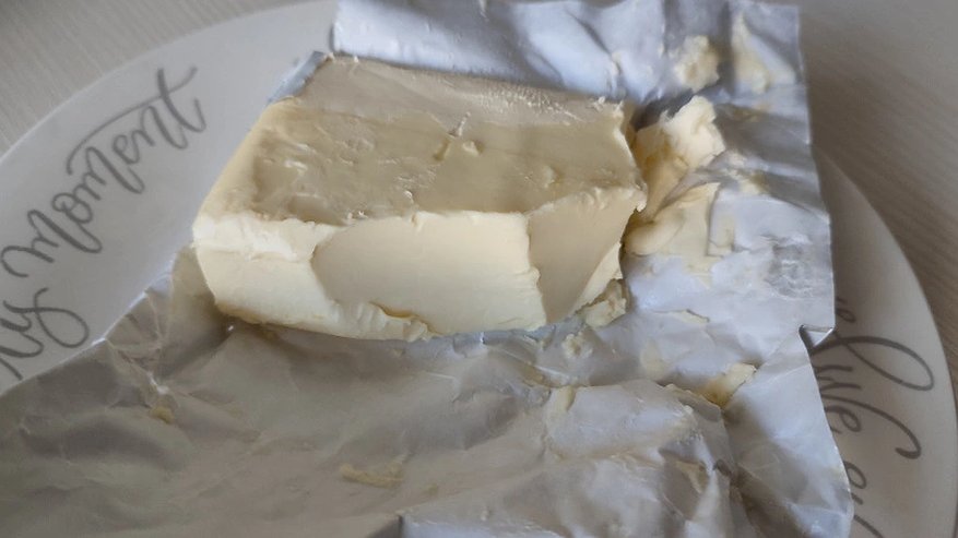 Главная картинка новости: Можно брать хоть 4 пачки – внутри чистые сливки: Росконтроль назвал хорошие бренды сливочного масла